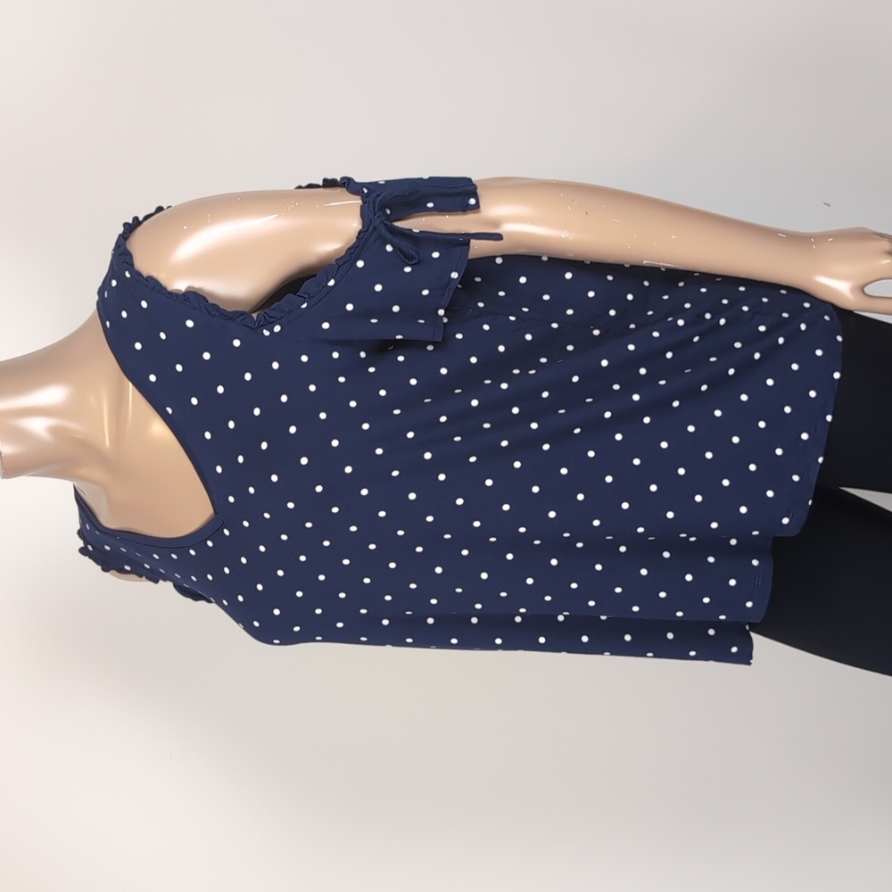💠 REITMANS Cold Shoulder Polka Dot Top Ruffle Short Sleeve Vneck Navy Blouse - Picture 3 of 9